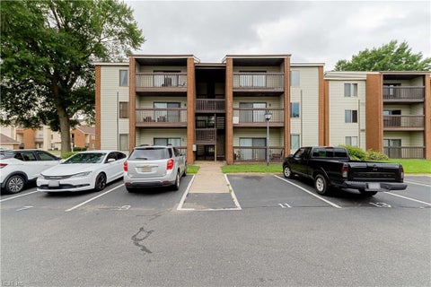 Photo of 19 Haverford Court, Hampton, VA 23666 (MLS # 10645554)