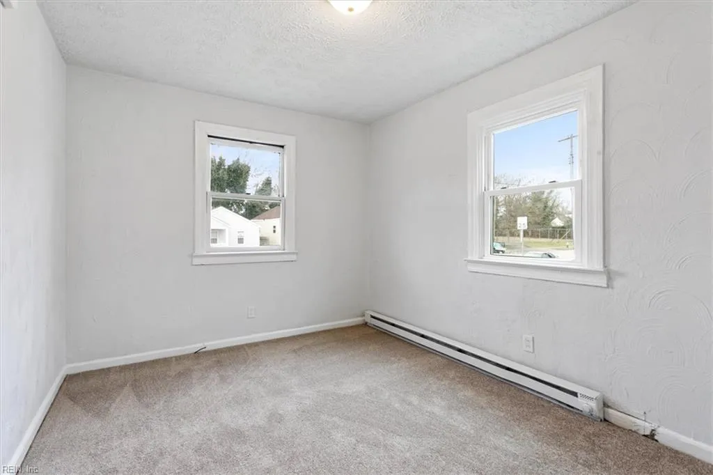 Newport News, Virginia 23607, United States, 2 Bedrooms Bedrooms, ,1 BathroomBathrooms,Residential,Active,94391