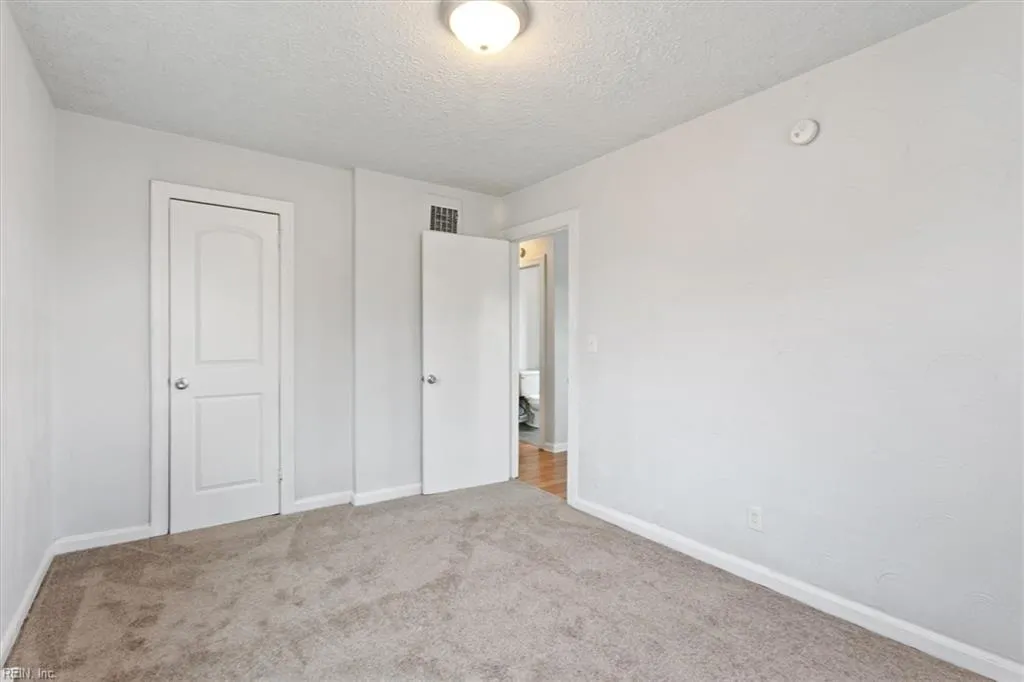 Newport News, Virginia 23607, United States, 2 Bedrooms Bedrooms, ,1 BathroomBathrooms,Residential,Active,94391