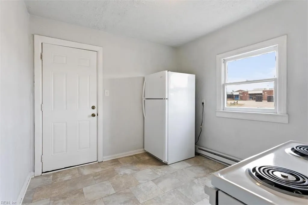 Newport News, Virginia 23607, United States, 2 Bedrooms Bedrooms, ,1 BathroomBathrooms,Residential,Active,94391