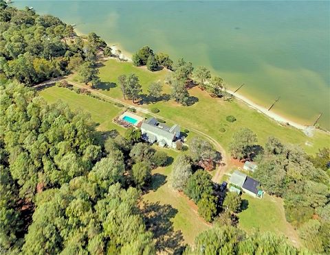 Photo of 522 Felton Road, Deltaville, VA 23043 (MLS # 10622640)