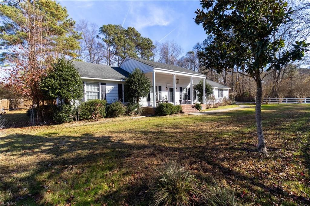 Photo of 25461 Woodland Park Circle, Courtland, VA 23837 (MLS # 10612392)