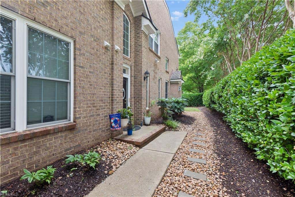 Photo of 100 Bluff Terrace Ter, Newport News, VA 23602 (MLS # 10645896)
