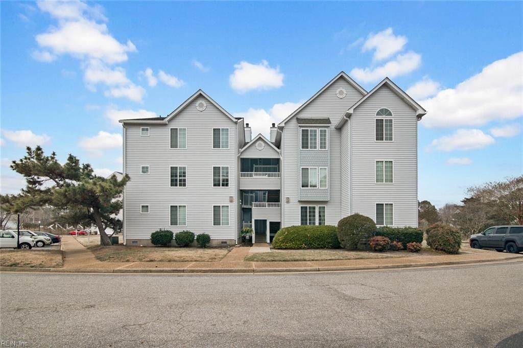 Photo of 227 Dockside Drive #C, Hampton, VA 23669 (MLS # 10619507)