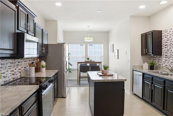 4025 PALMER CT, SUFFOLK, VA 23435 - Image 8d74b2396c478b7d937e71e0fe078ebf/1286664353