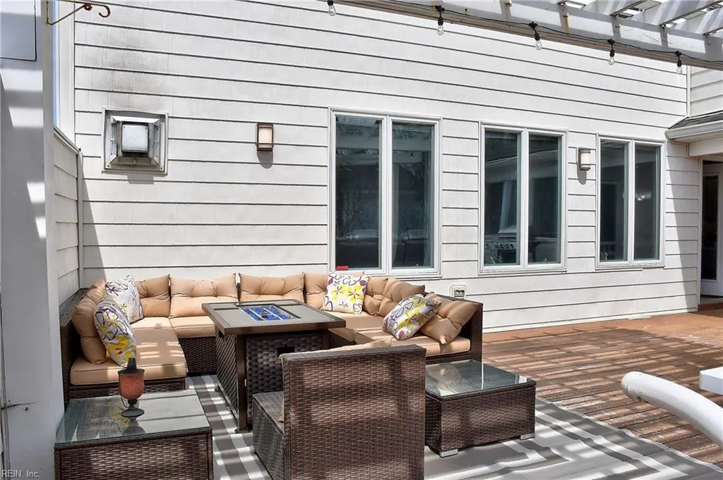 Virginia Beach, Virginia 23455, United States, 7 Bedrooms Bedrooms, ,4 BathroomsBathrooms,Residential,Active,101396