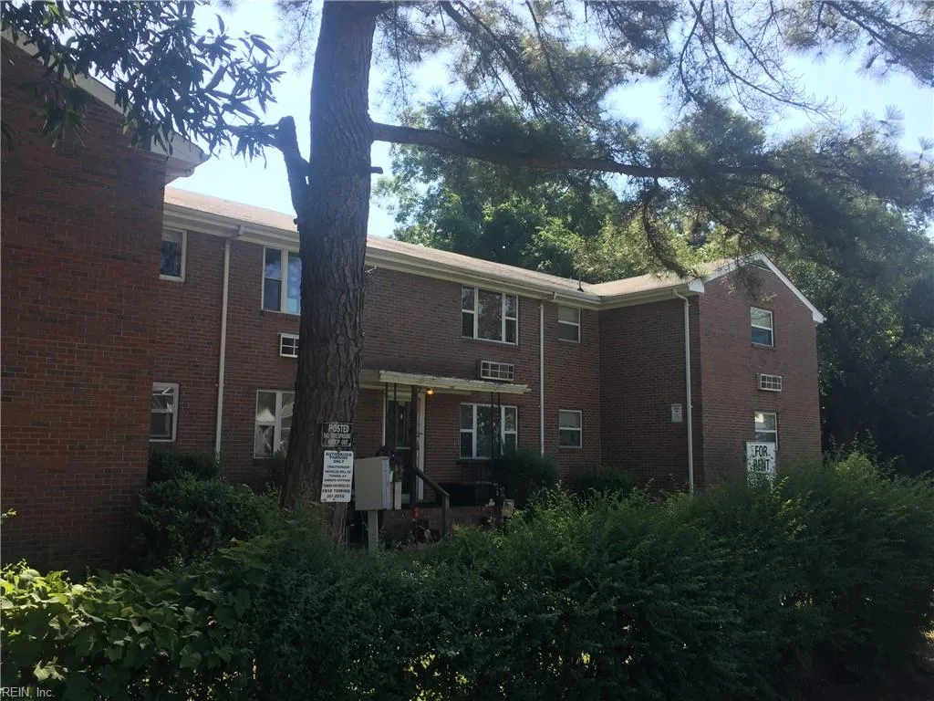 Portsmouth, Virginia 23707, United States, 2 Bedrooms Bedrooms, ,1 BathroomBathrooms,Residential,Pending,95672