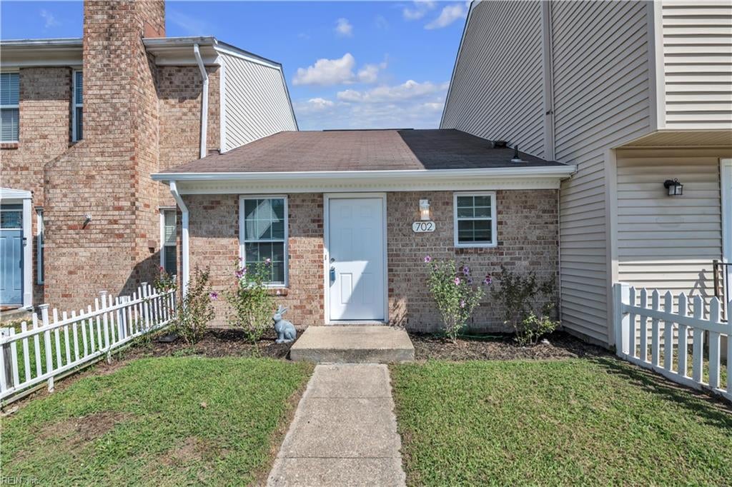 Photo of 702 Wolftrap Lane, Virginia Beach, VA 23462 (MLS # 10653425)