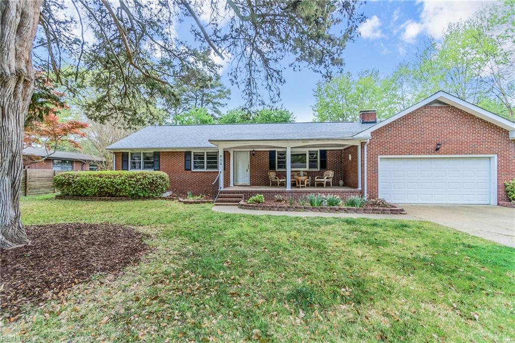 629 Meadows DR