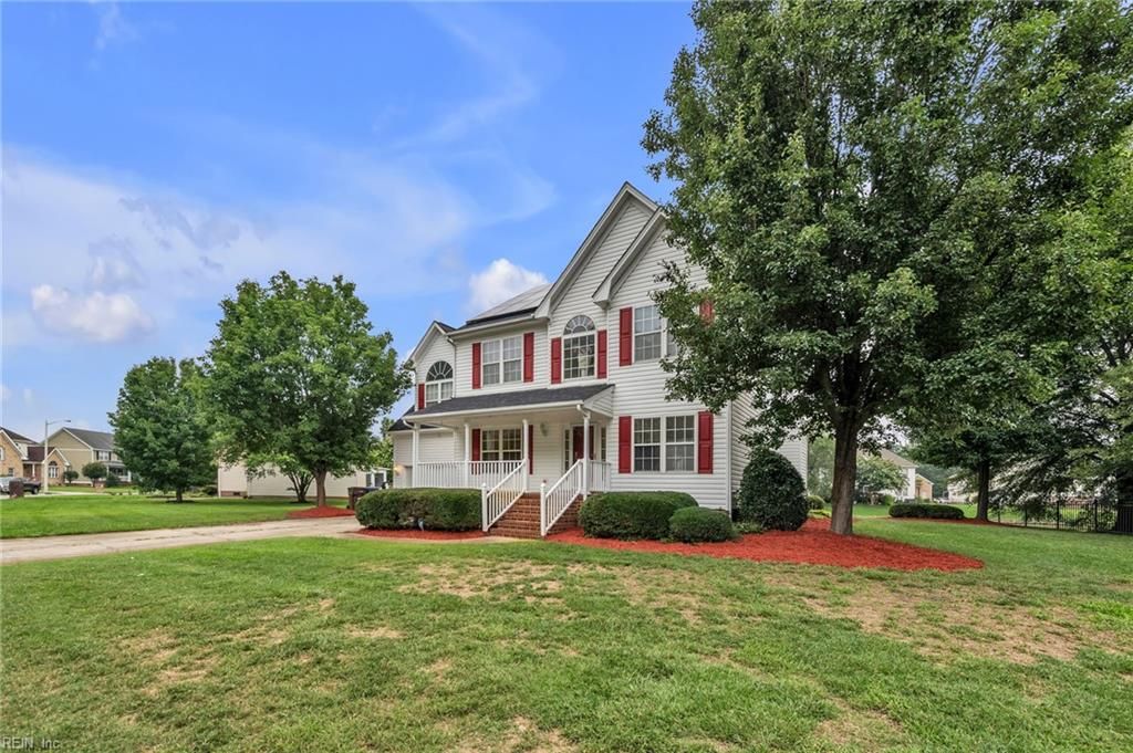 Photo of 1311 Piedmont Arch, Chesapeake, VA 23320 (MLS # 10645016)