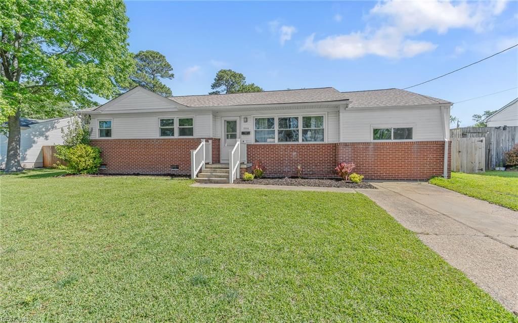Photo of 5556 Shadowwood Drive, Virginia Beach, VA 23455 (MLS # 10634792)