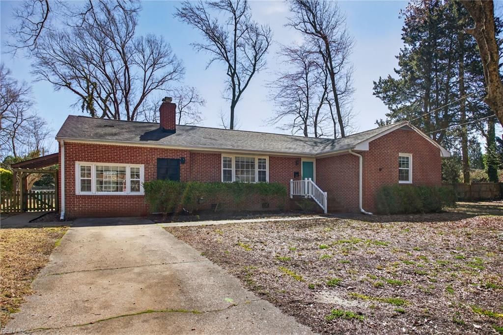 Photo of 11 Wilson Circle, Newport News, VA 23606 (MLS # 10624685)