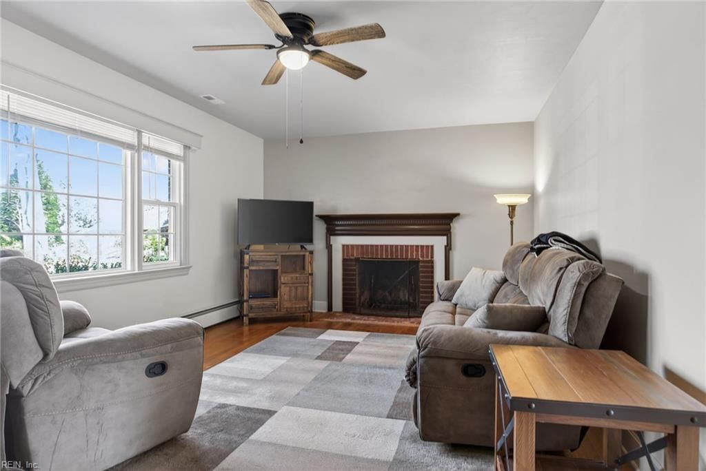 Photo of 11 Wilson Circle, Newport News, VA 23606 (MLS # 10624685)