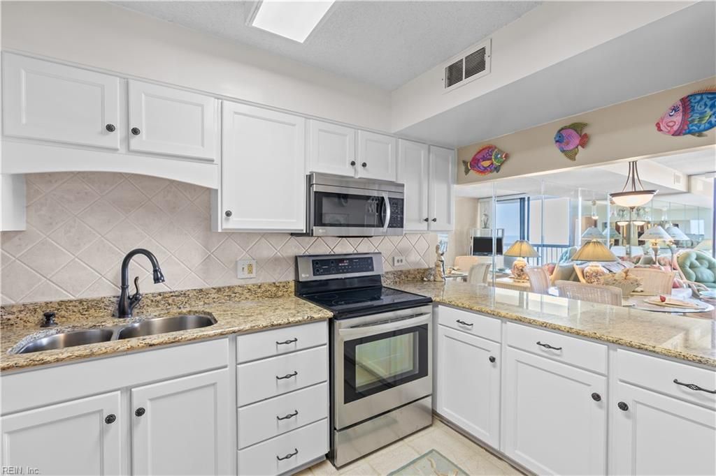 Photo of 3288 Page Avenue #911, Virginia Beach, VA 23451 (MLS # 10626004)