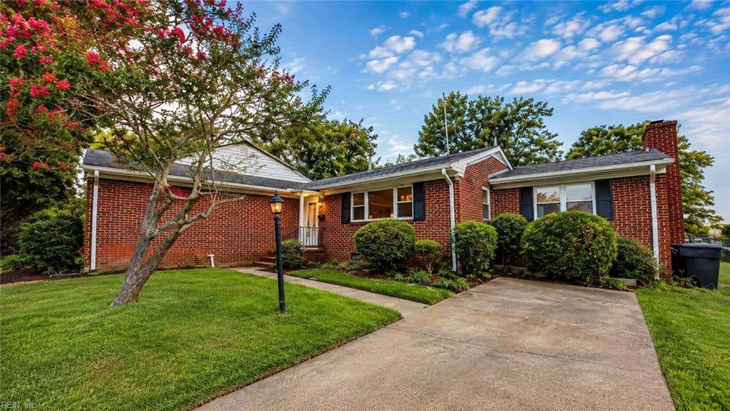 Photo of 58 College Place, Hampton, VA 23669 (MLS # 10645600)