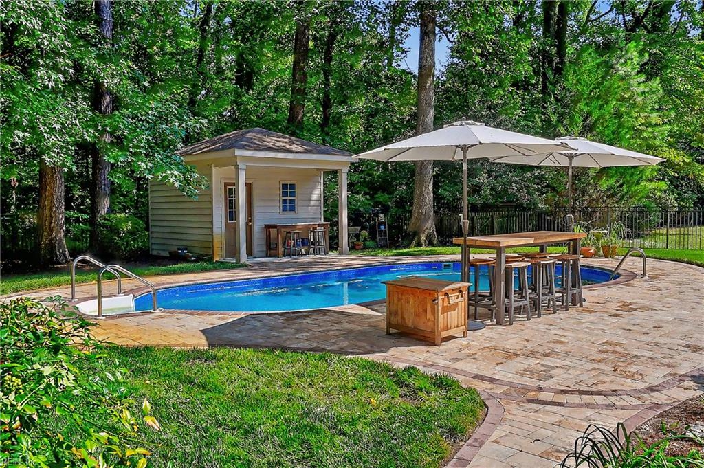 Photo of 908 Kings Cross, Virginia Beach, VA 23452 (MLS # 10651137)