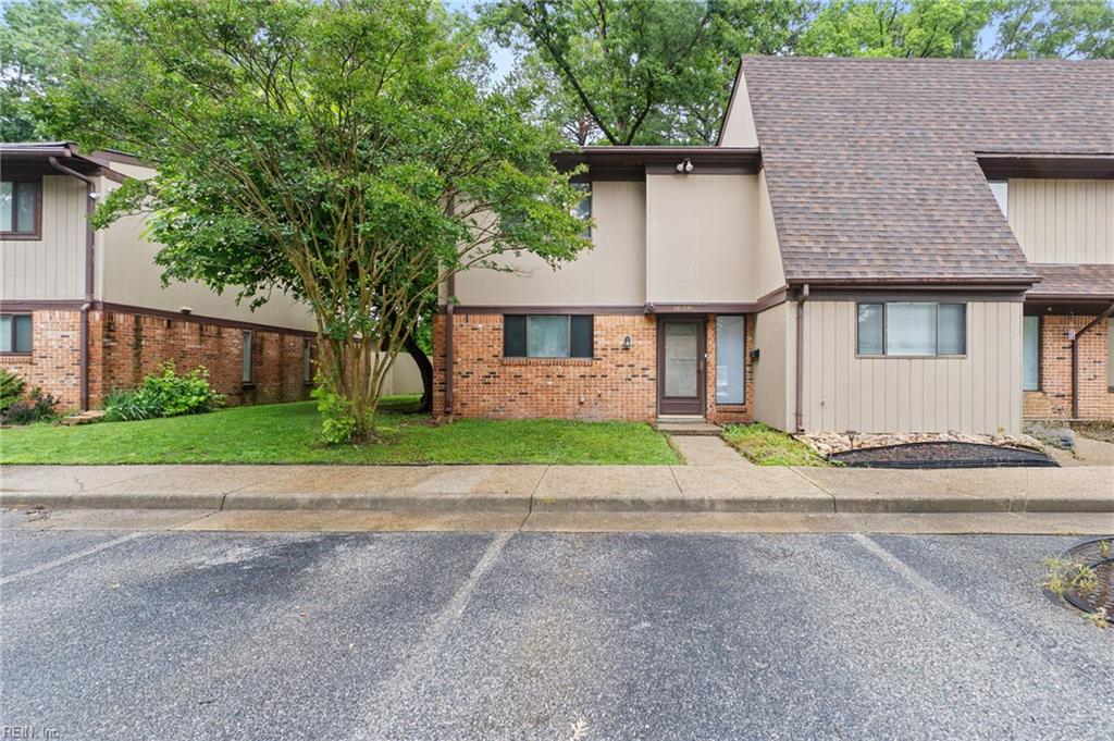 1039 Willow Green DR