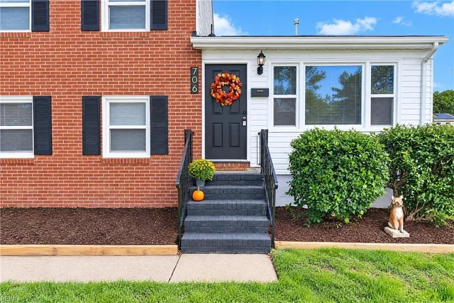 706 S Fallon Court, photo 3 of 25