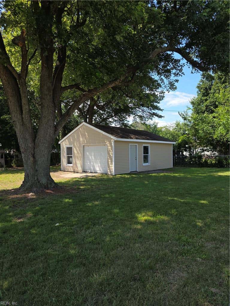 Photo of 22 Gumwood Drive, Hampton, VA 23666 (MLS # 10637435)