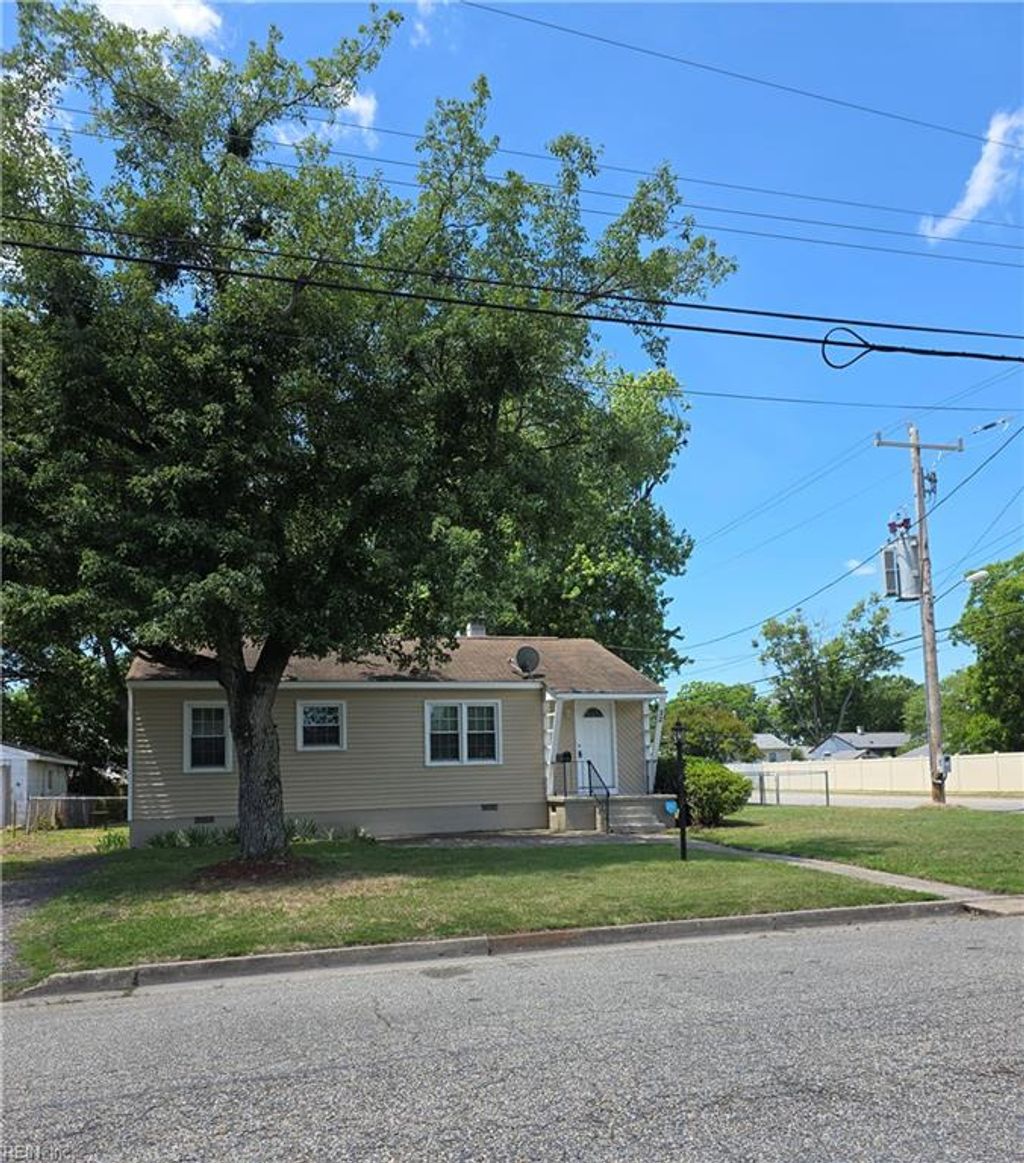 Photo of 22 Gumwood Drive, Hampton, VA 23666 (MLS # 10637435)