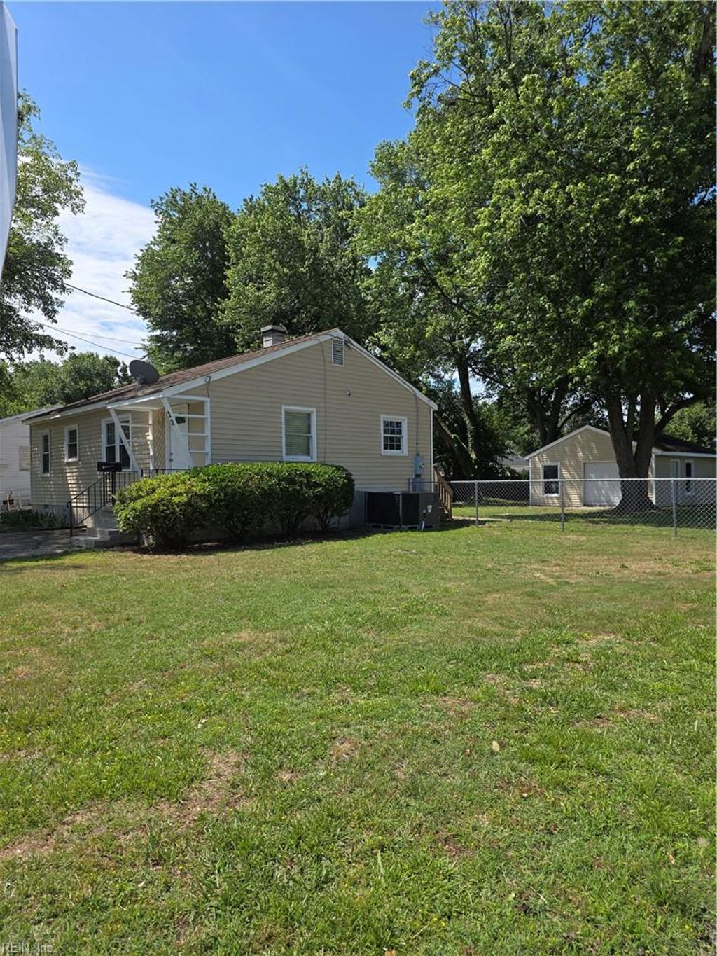 Photo of 22 Gumwood Drive, Hampton, VA 23666 (MLS # 10637435)