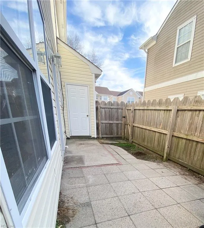 Chesapeake, Virginia 23320, United States, 3 Bedrooms Bedrooms, ,3 BathroomsBathrooms,Residential,Pending,11525