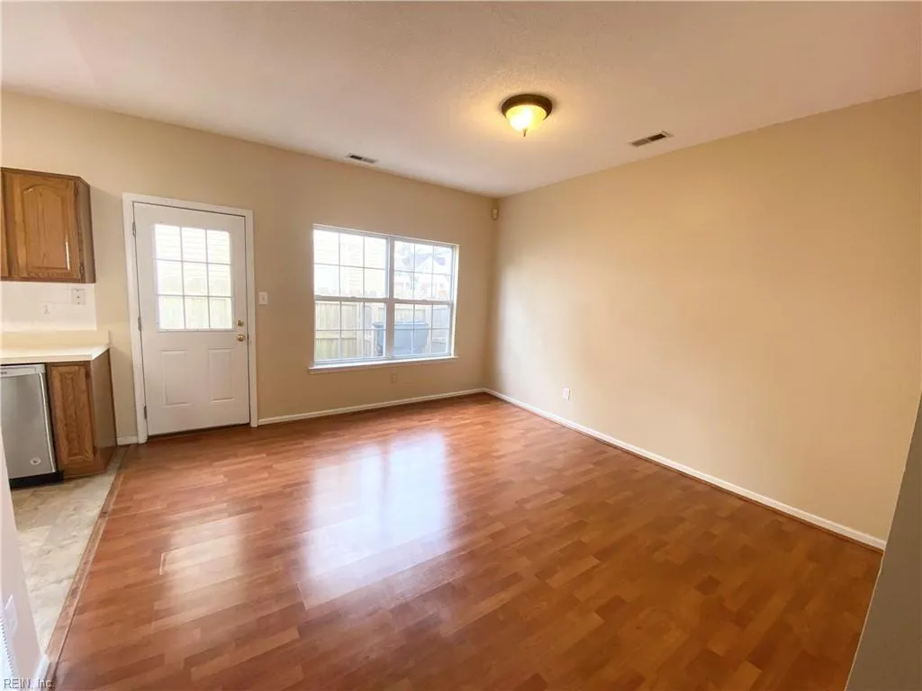 Chesapeake, Virginia 23320, United States, 3 Bedrooms Bedrooms, ,3 BathroomsBathrooms,Residential,Pending,11525