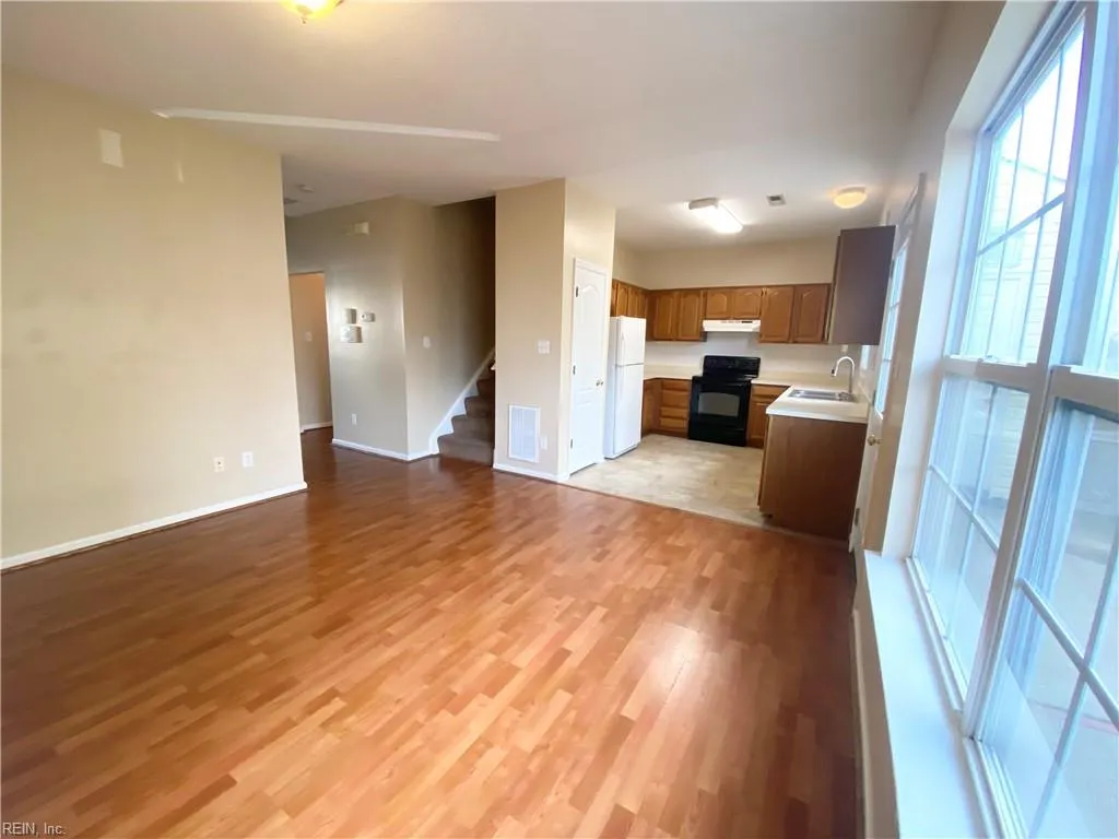 Chesapeake, Virginia 23320, United States, 3 Bedrooms Bedrooms, ,3 BathroomsBathrooms,Residential,Pending,11525