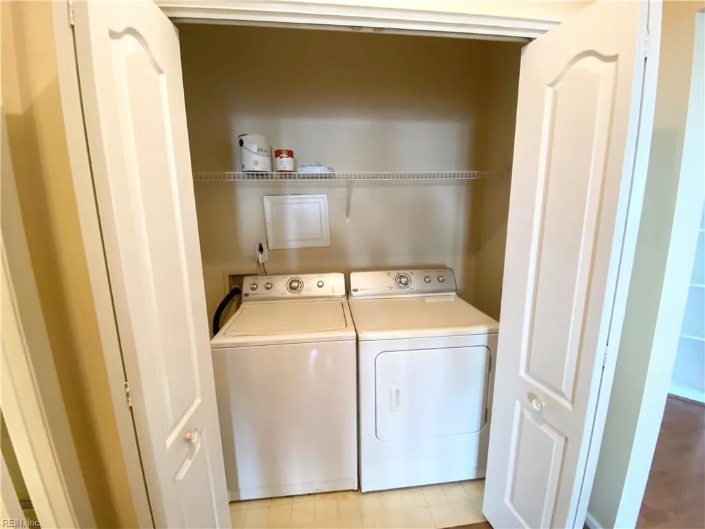 Chesapeake, Virginia 23320, United States, 3 Bedrooms Bedrooms, ,3 BathroomsBathrooms,Residential,Pending,11525