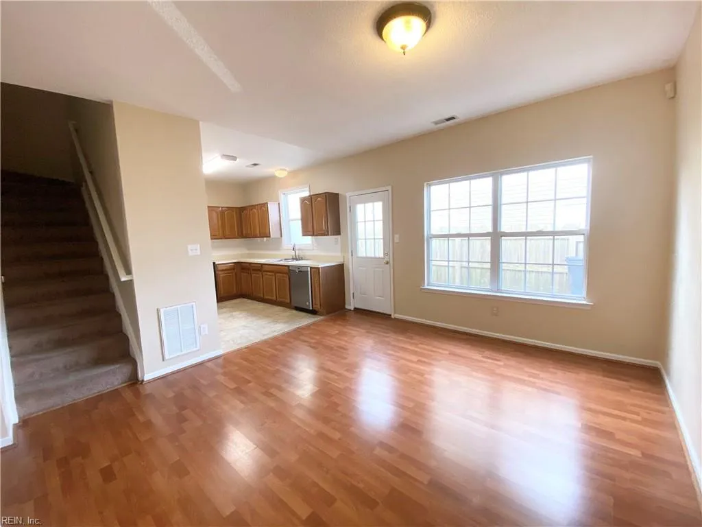 Chesapeake, Virginia 23320, United States, 3 Bedrooms Bedrooms, ,3 BathroomsBathrooms,Residential,Pending,11525