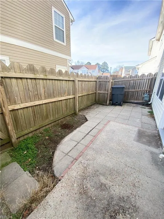 Chesapeake, Virginia 23320, United States, 3 Bedrooms Bedrooms, ,3 BathroomsBathrooms,Residential,Pending,11525