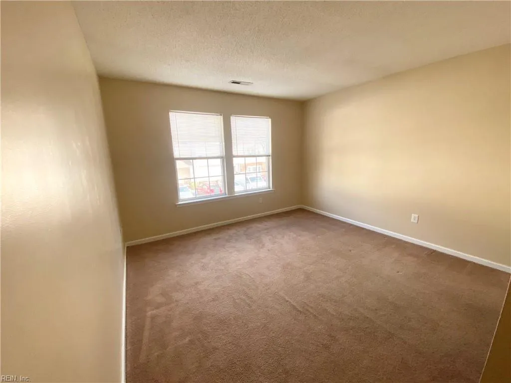 Chesapeake, Virginia 23320, United States, 3 Bedrooms Bedrooms, ,3 BathroomsBathrooms,Residential,Pending,11525