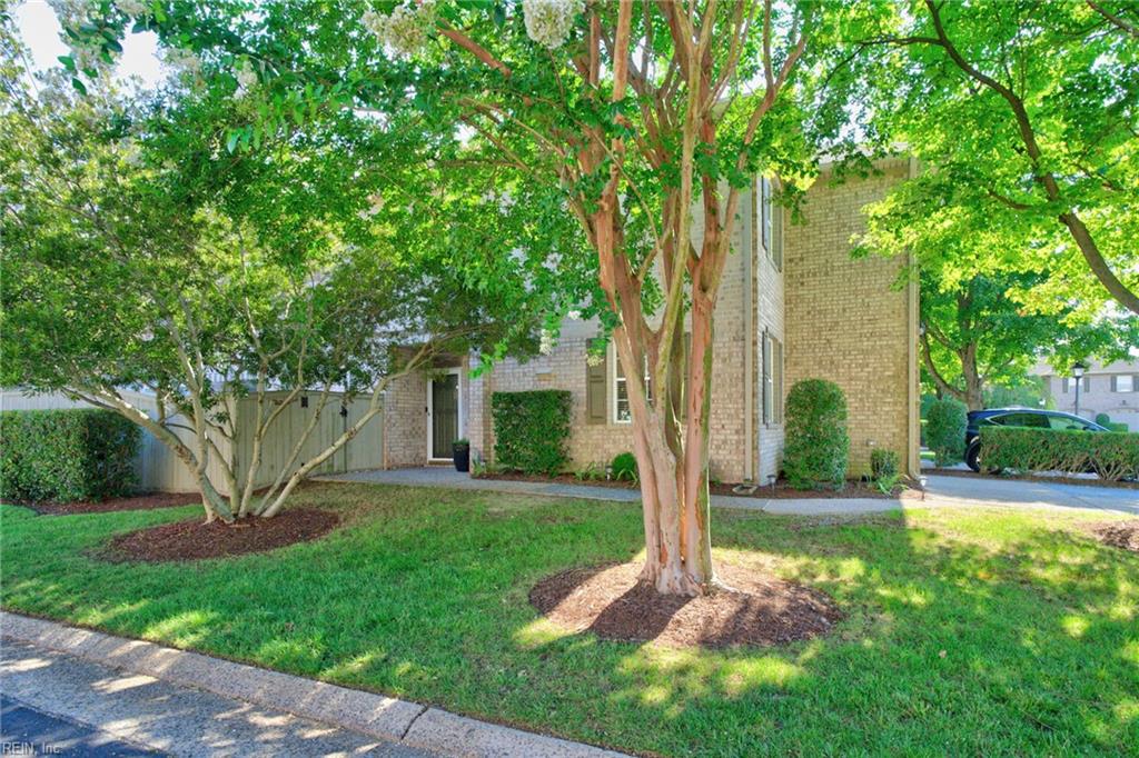 Photo of 1701 Honorary Court, Virginia Beach, VA 23454 (MLS # 10647282)
