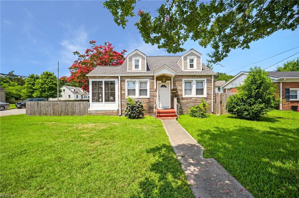 Photo of 2218 Staunton Avenue, Portsmouth, VA 23704 (MLS # 10643019)
