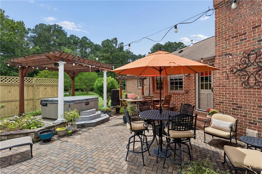Photo of 125 River Point Drive, Yorktown, VA 23693 (MLS # 10642471)