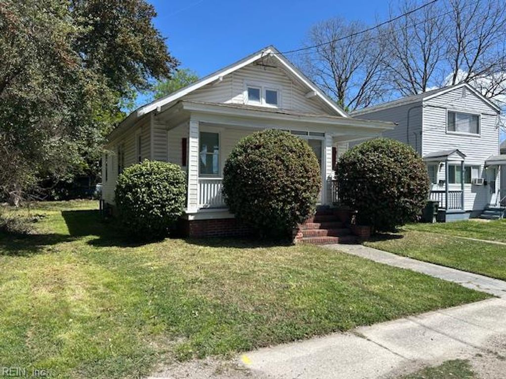 Photo of 28 W Sherwood Avenue Avenue, Hampton, VA 23663 (MLS # 10629539)