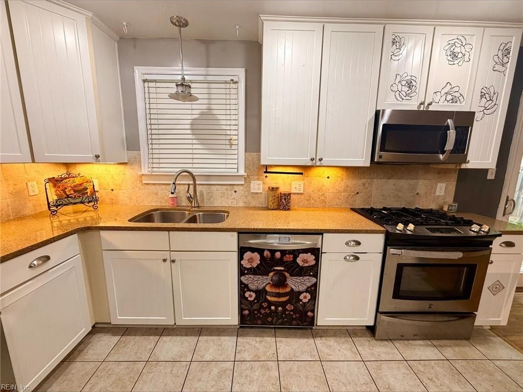 Photo of 8333 Capeview Avenue, Norfolk, VA 23518 (MLS # 10631521)