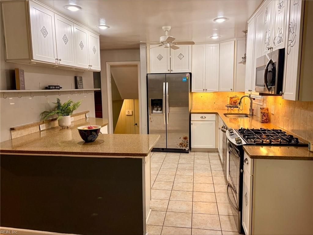 Photo of 8333 Capeview Avenue, Norfolk, VA 23518 (MLS # 10631521)