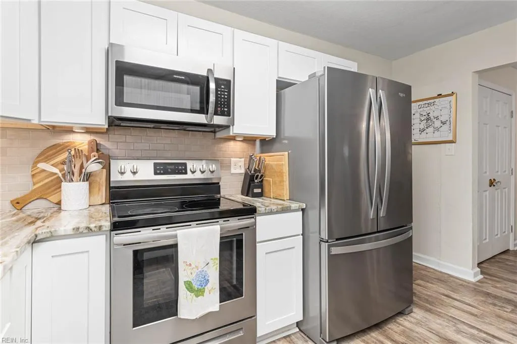 Virginia Beach, Virginia 23452, United States, 3 Bedrooms Bedrooms, ,2 BathroomsBathrooms,Residential,Active,231938