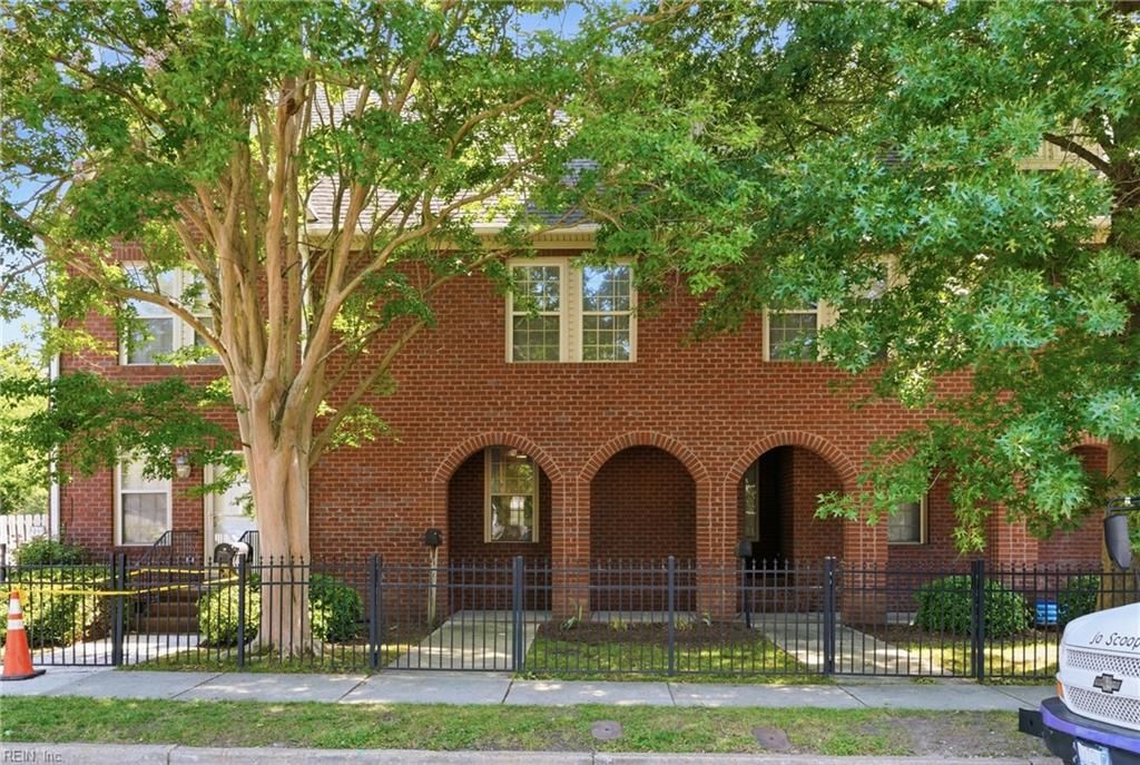 Photo of 200 Maple Avenue #E, Norfolk, VA 23503 (MLS # 10639613)