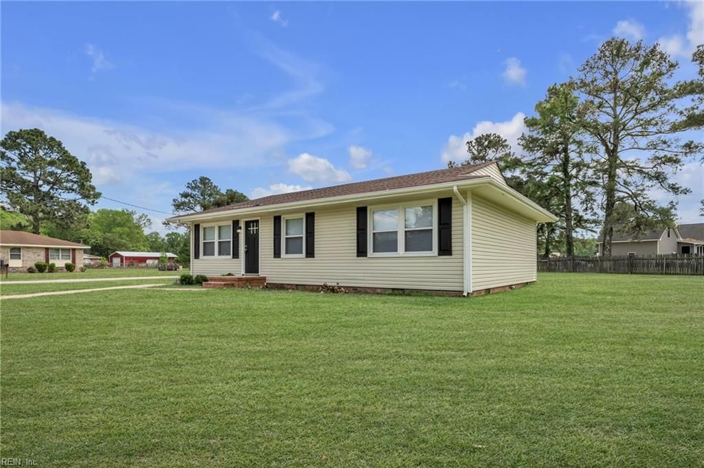 Photo of 613 Bentley Drive, Suffolk, VA 23434 (MLS # 10630819)