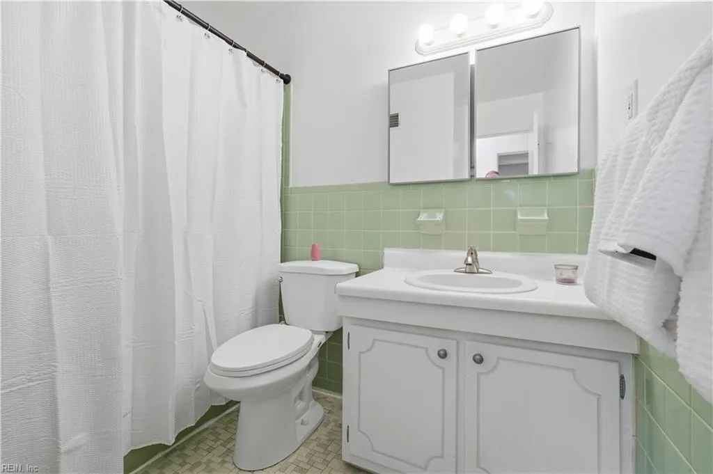 Virginia Beach, Virginia 23464, United States, 2 Bedrooms Bedrooms, ,2 BathroomsBathrooms,Residential,Active,248188