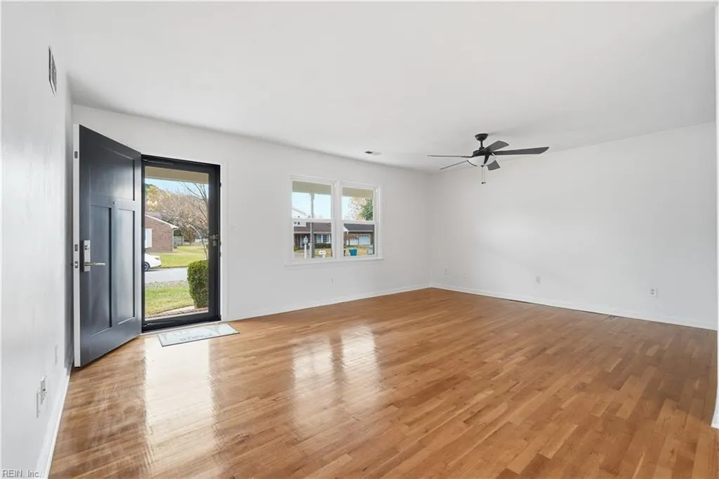 Virginia Beach, Virginia 23464, United States, 2 Bedrooms Bedrooms, ,2 BathroomsBathrooms,Residential,Active,248188