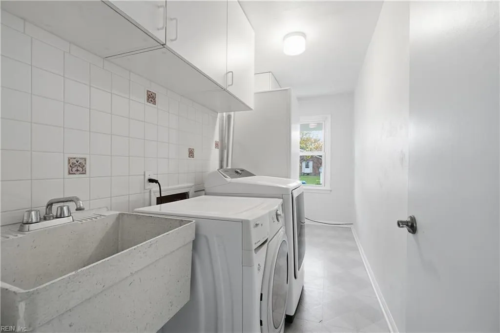 Virginia Beach, Virginia 23464, United States, 2 Bedrooms Bedrooms, ,2 BathroomsBathrooms,Residential,Active,248188