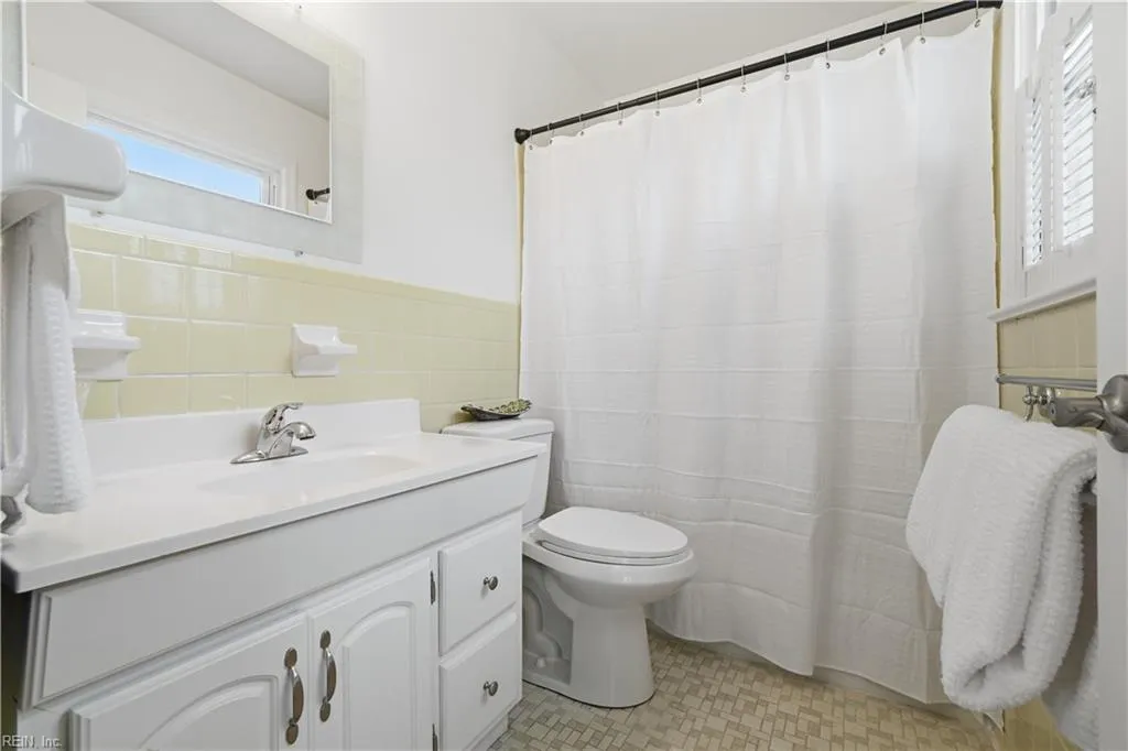 Virginia Beach, Virginia 23464, United States, 2 Bedrooms Bedrooms, ,2 BathroomsBathrooms,Residential,Active,248188