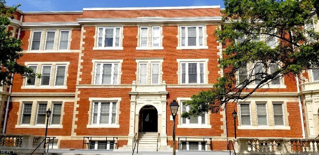 Photo of 200 Drummond Place #B2, Norfolk, VA 23507 (MLS # 10638830)
