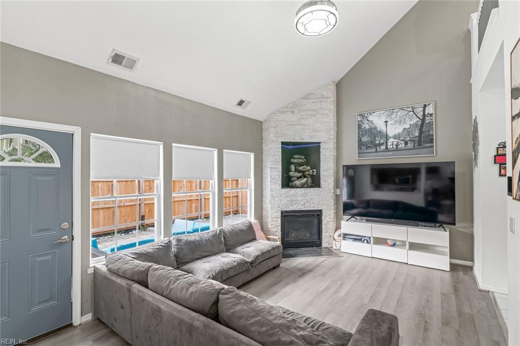 3721 Bay CRES