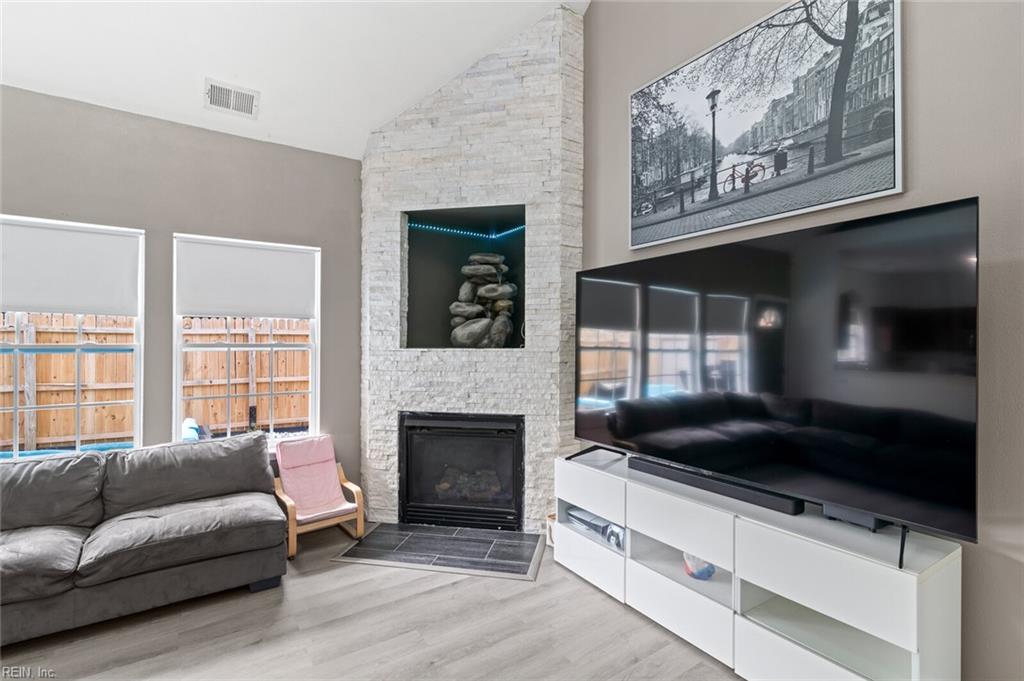 3721 Bay CRES