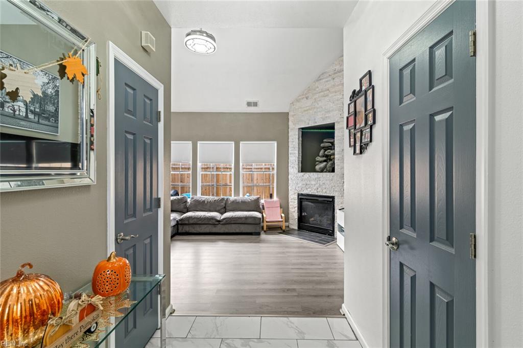 3721 Bay CRES