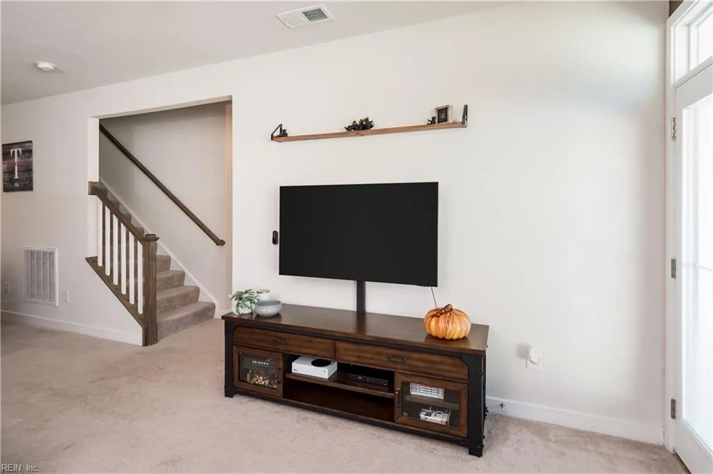 Smithfield, Virginia 23430, United States, 3 Bedrooms Bedrooms, ,3 BathroomsBathrooms,Residential,Pending,20301